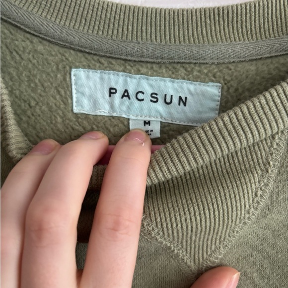 Mens dark green crew super soft inside💕 - Picture 2 of 3